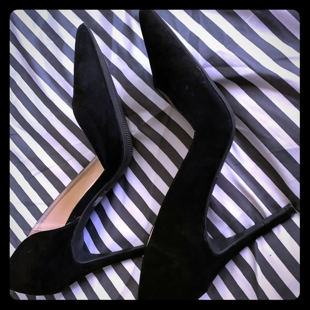 BLACK STILETTO HEELS
